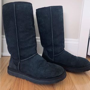 Ugh Classic Tall II Shearling-Lined Suede Boot Size 8